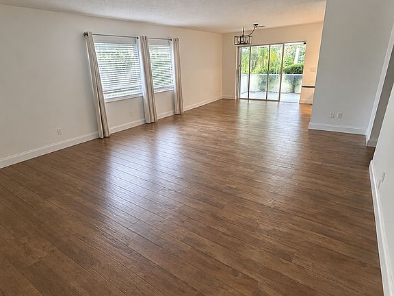 3rd image of 900 NW 11th Ter #900