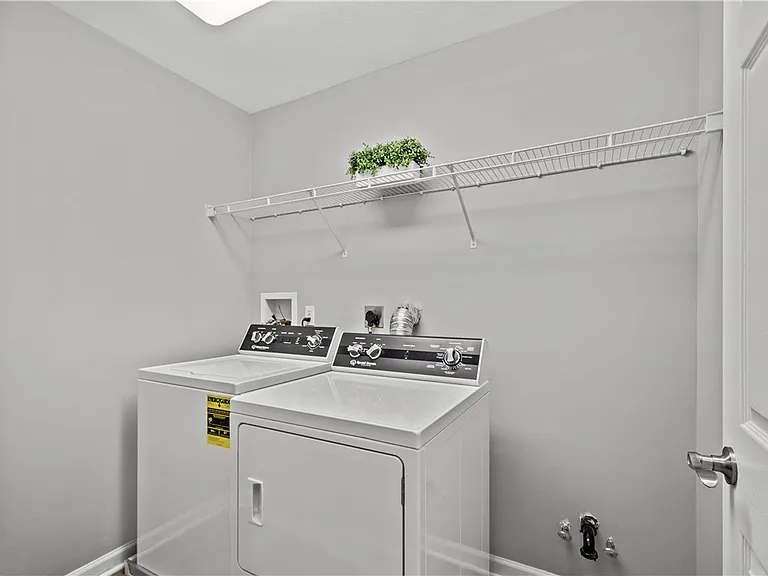 9704 Sundance Dr — Photo 27