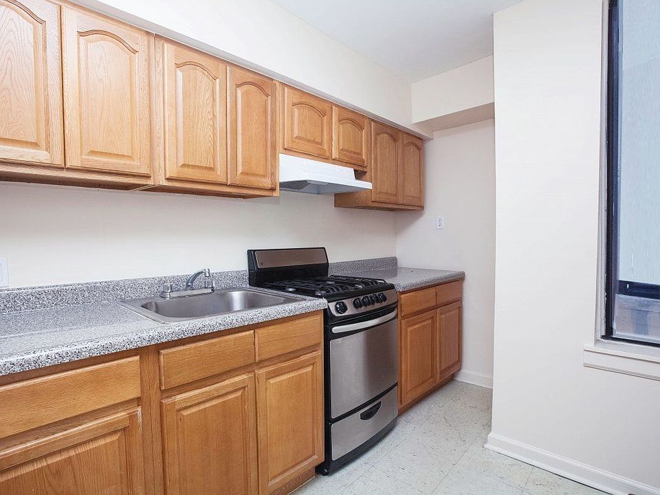 1st image of 1833 7th Ave APT 3B