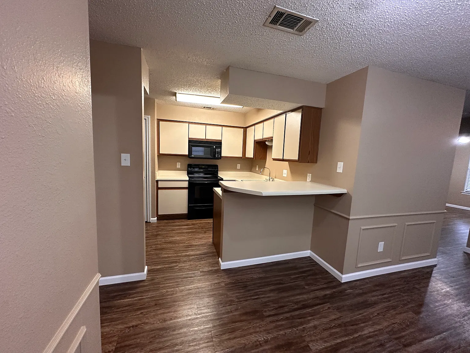 3 bed, 1203 sqft, $1,750 — Photo 4
