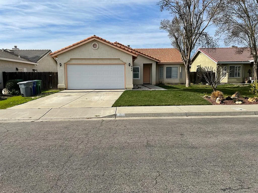 3 bed, 2.0 bath, 1523 sqft, $2,095 — Photo 2