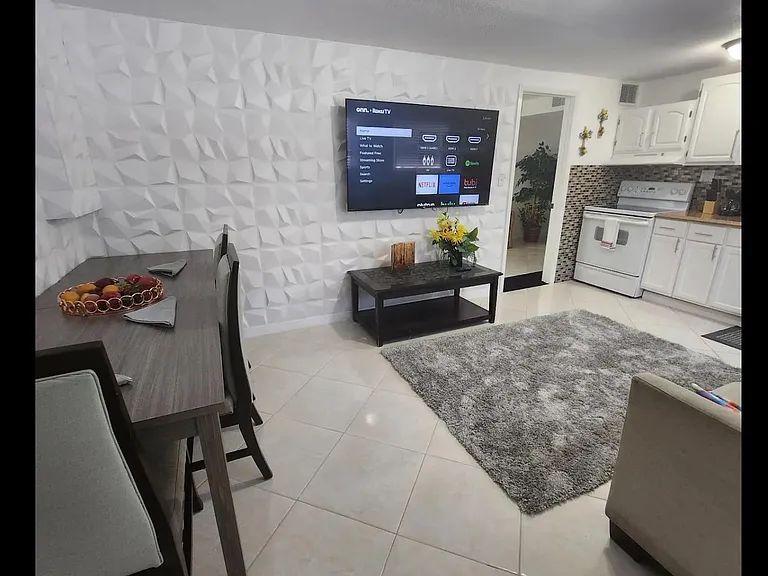 130 N Highland Ave #1 — Photo 3