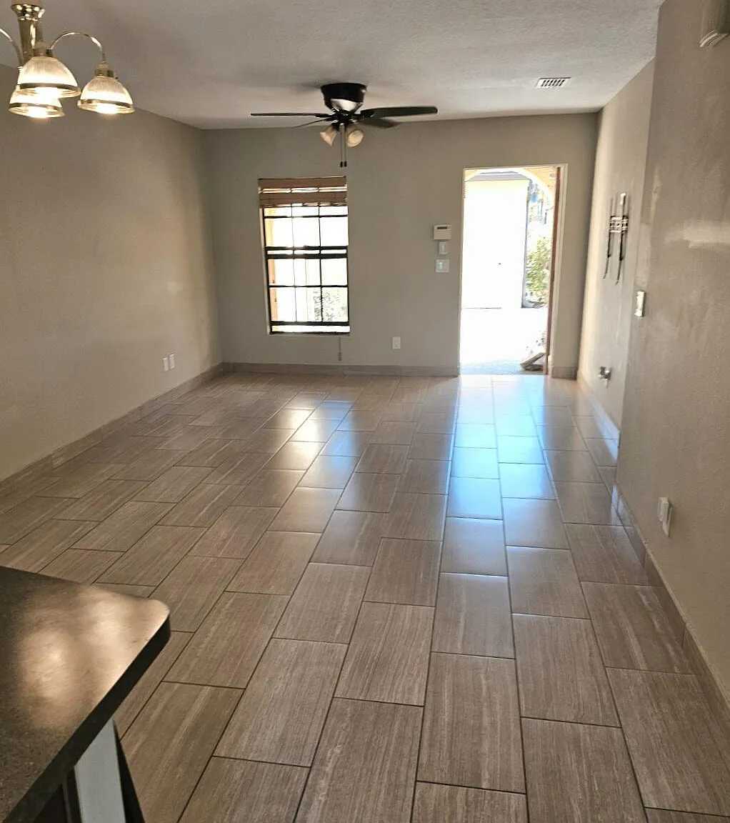 3 bed, 2.0 bath, 1277 sqft, $2,200 — Photo 4