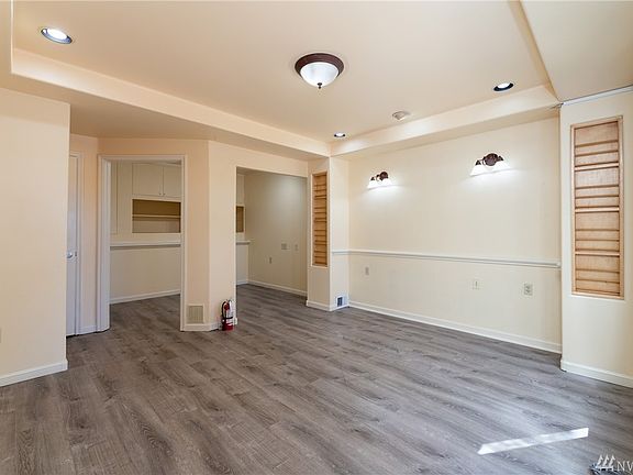 4th image of 6443 NE 181st St #C