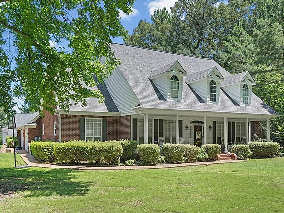3rd image of 6460 Autumn Oaks Dr