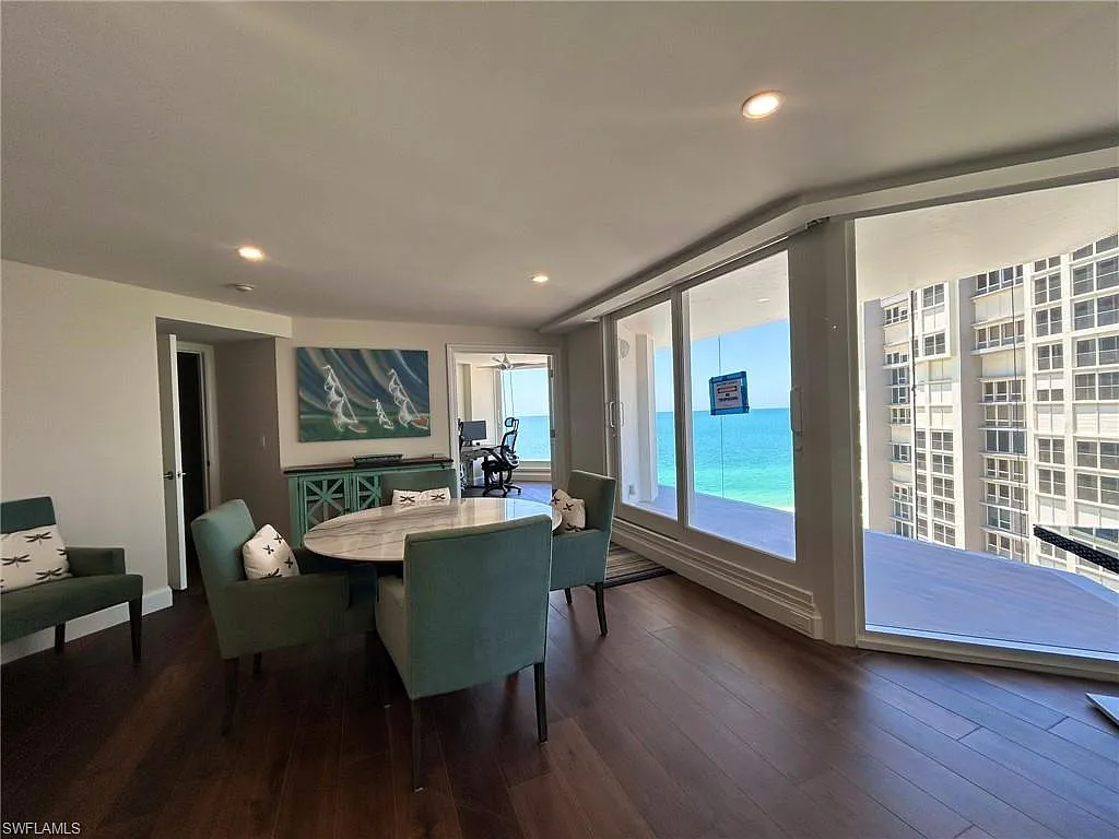 3 bed, 3.0 bath, 2280 sqft, $22,000 — Photo 4