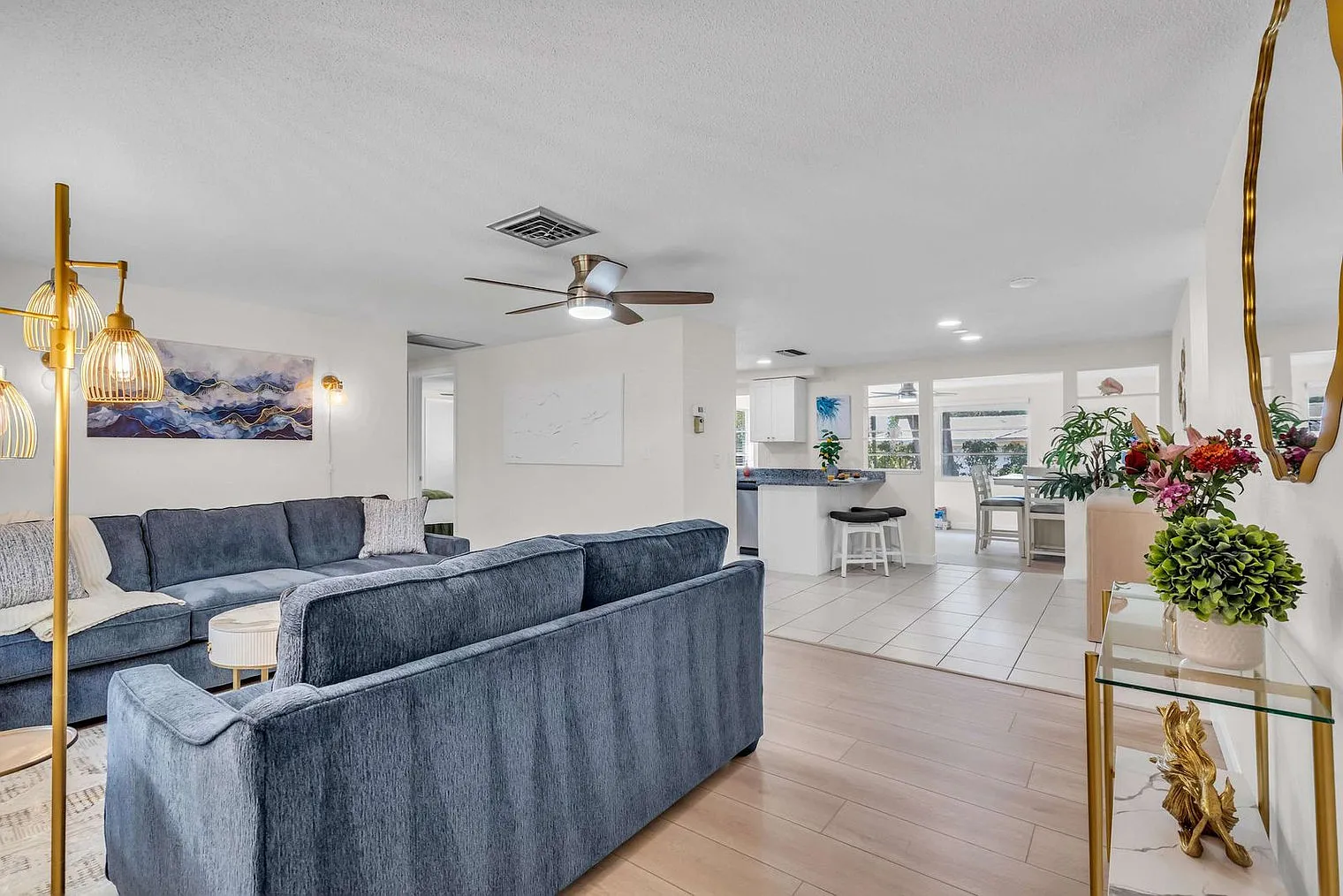 3 bed, 2.0 bath, 1388 sqft, $3,355 — Photo 3