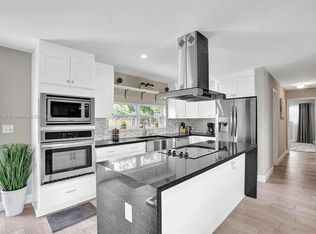 1105 SE 4th Ct, Deerfield Beach, FL 33441