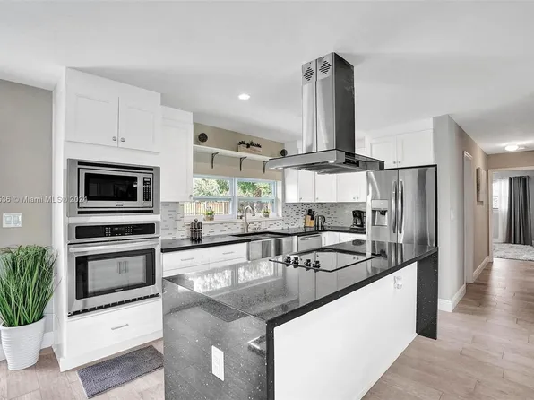 1105 SE 4th Ct, Deerfield Beach, FL 33441