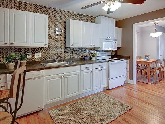 5th image of 3415 W 75th St