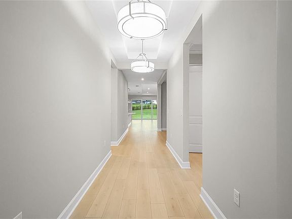 2nd image of 1620 BELLAGIO LOOP