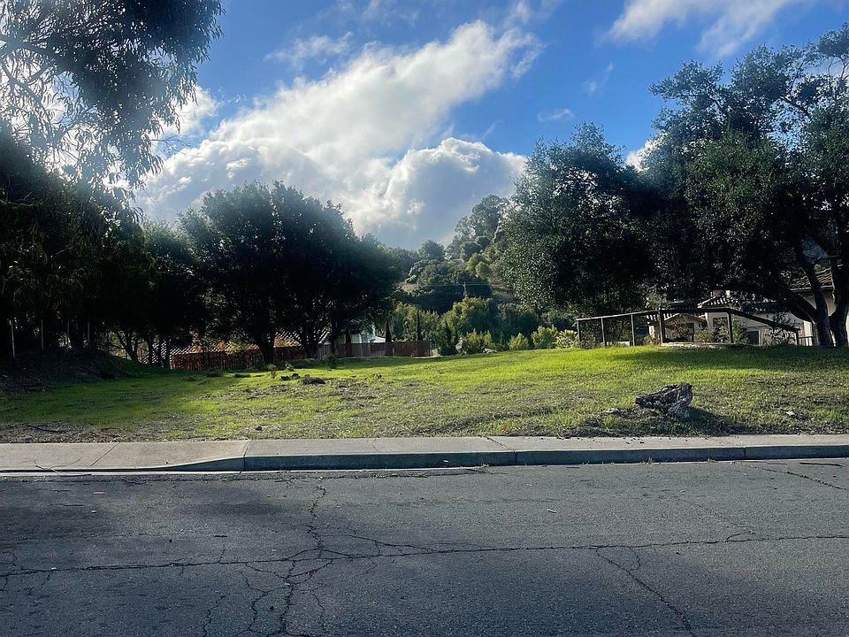 2nd image of 204 N Rancho Pl