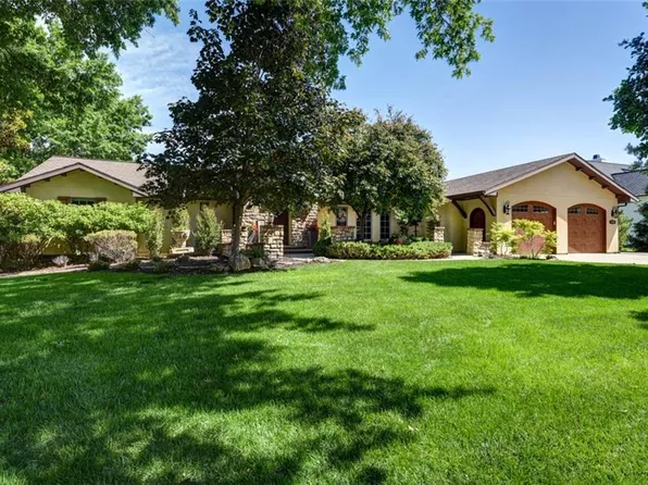 3908 W 140th Dr, Leawood, KS 66224