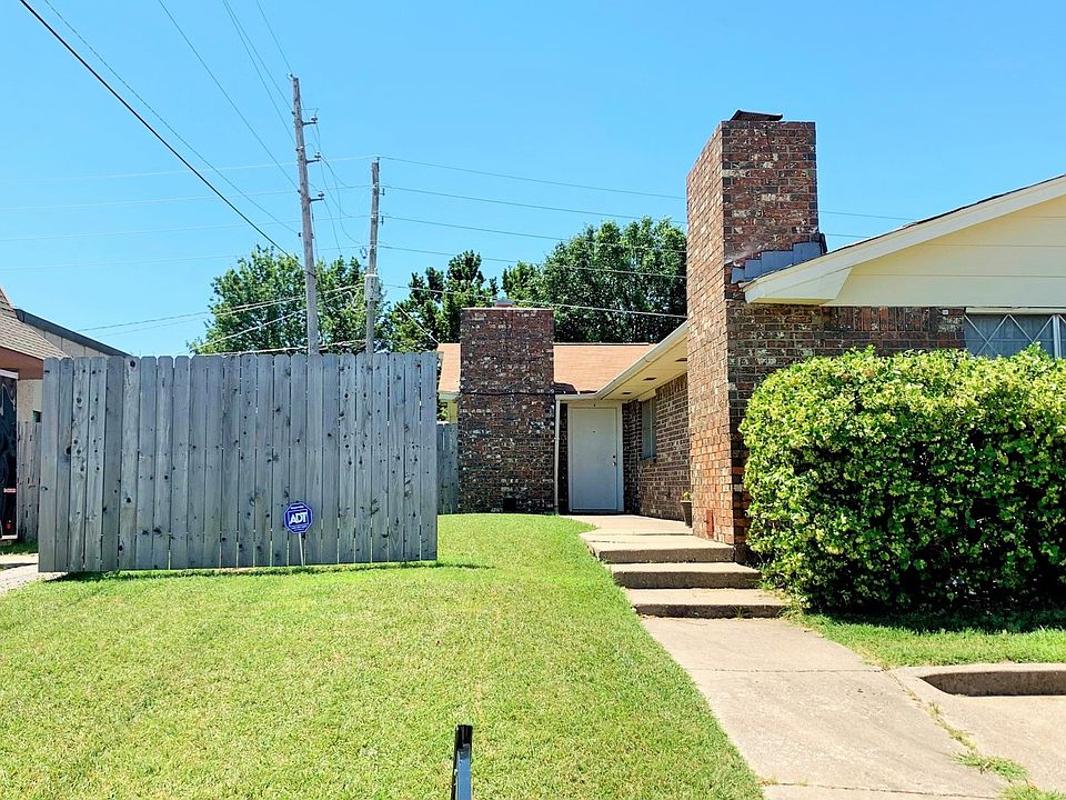 1st image of 4706 NW Motif Manor Blvd APT B