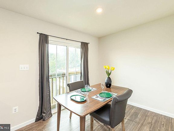 3rd image of 360 Sage Cir