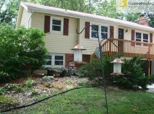 8349 Riggs St, Overland Park, KS 66212