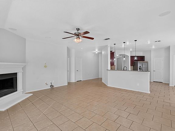 5th image of 3015 Briarbrook Dr