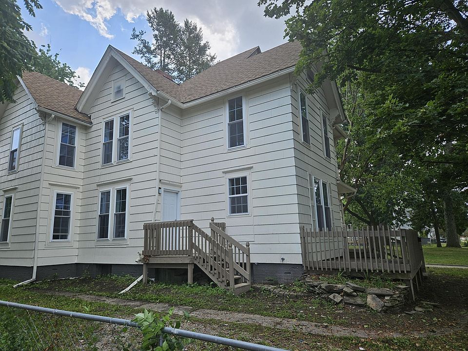 1st image of 349 S Main St