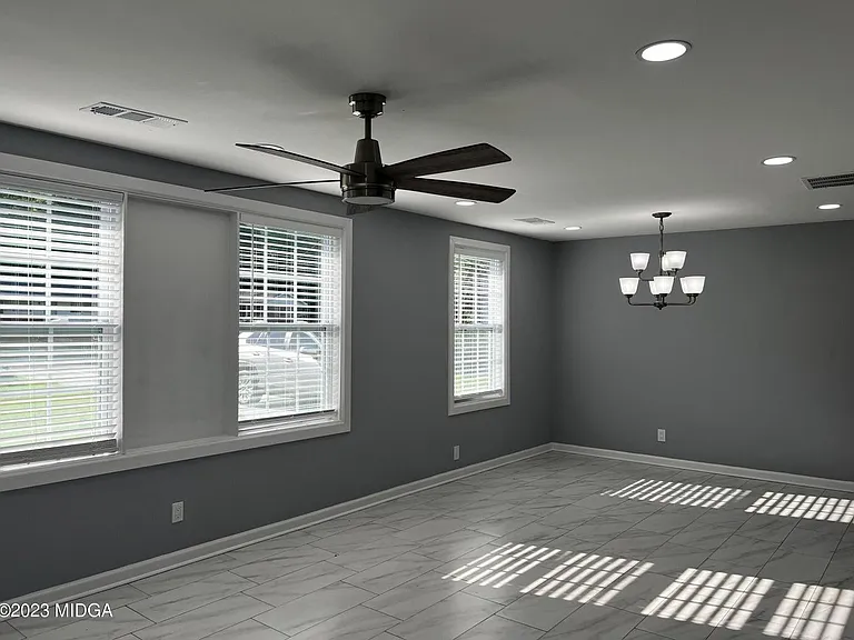 4080 Southview Dr — Photo 9