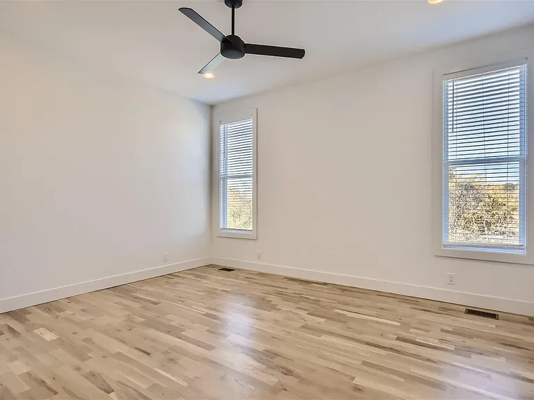 401 Serenity Ln — Photo 15