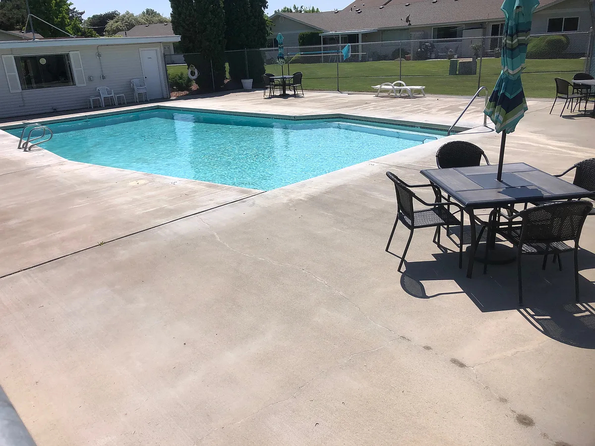 Building Photo - 4203 W Kennewick Ave #5
