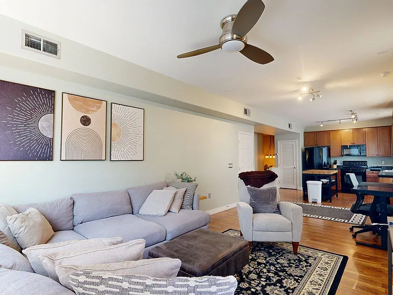 615 E Portland St #118 — Photo 8