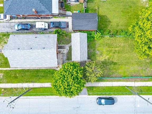 3rd image of 249 Clarence St