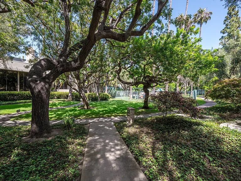 436 N Bellflower Blvd #201 — Photo 44