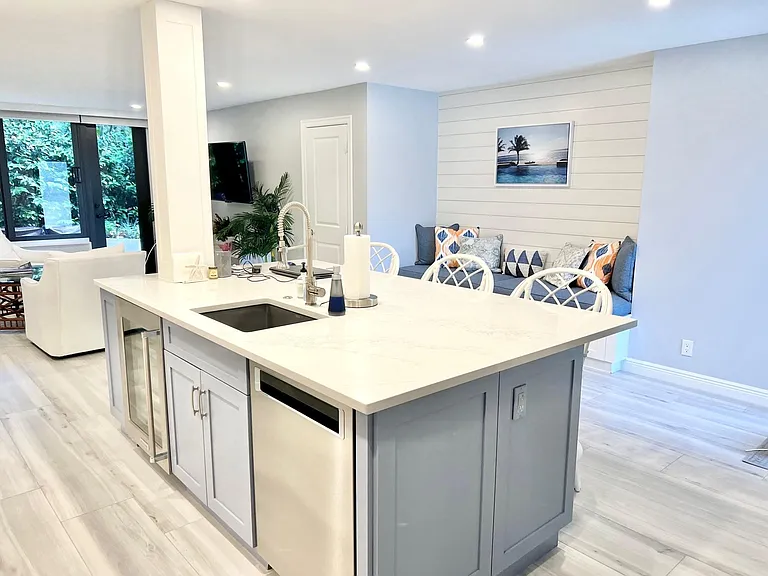 1556 S Ocean Ln #103 — Photo 10