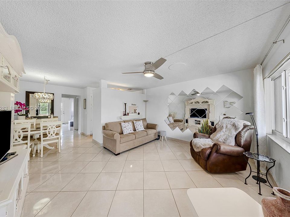 1st image of 1015 SW 11th Ave APT 15K