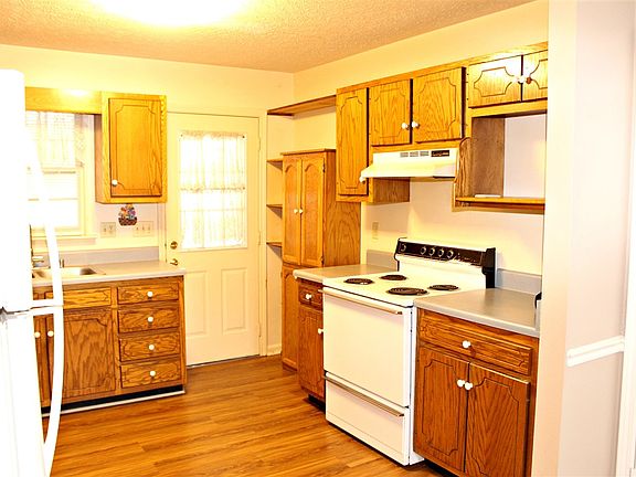3rd image of 25 Pleasant Place Way
