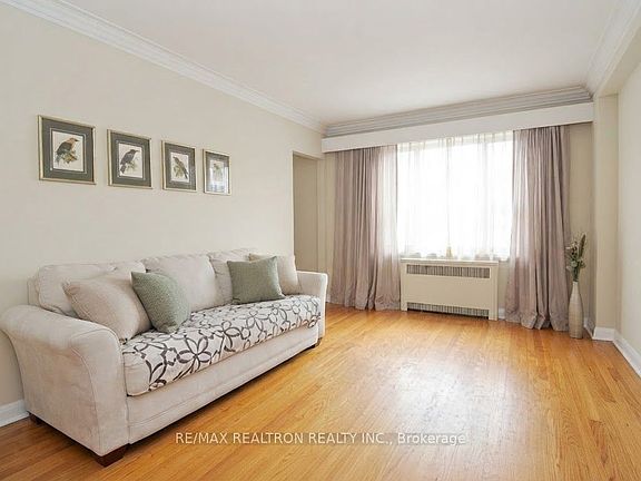 3rd image of 72 Hounslow Ave