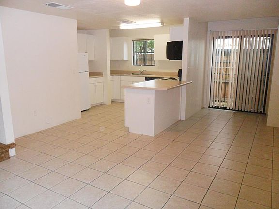 2nd image of 441 E Linden St Unit 1