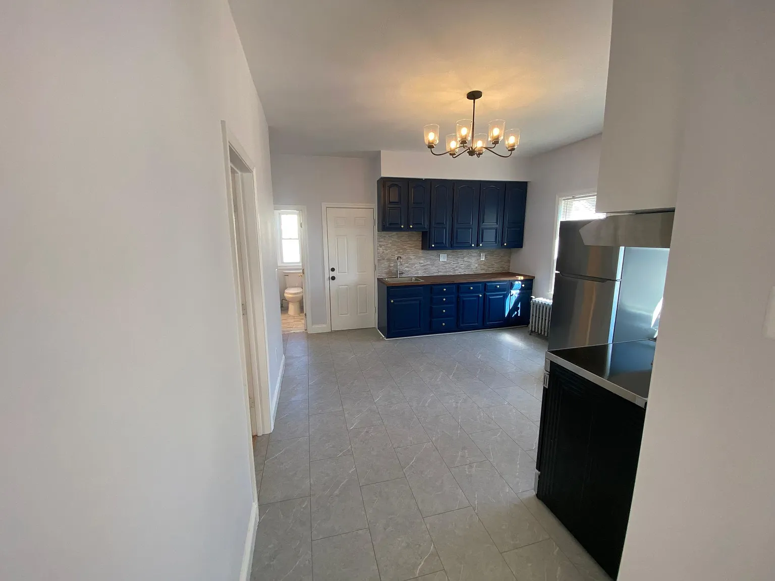 2 bed, 912 sqft, $2,100 — Photo 3