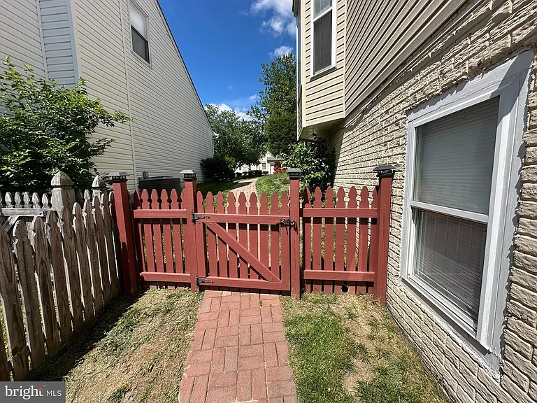 1623 Angelwing Dr #B — Photo 5