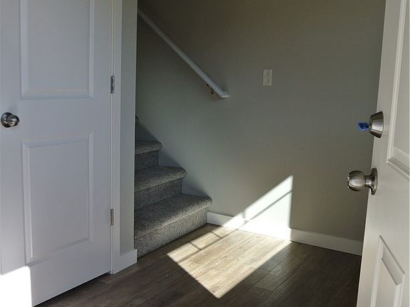 3rd image of 1886 Hardway Ln