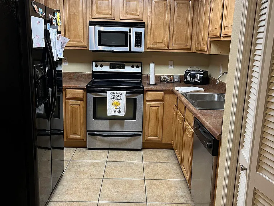 1600 Via Deluna Dr #102-A