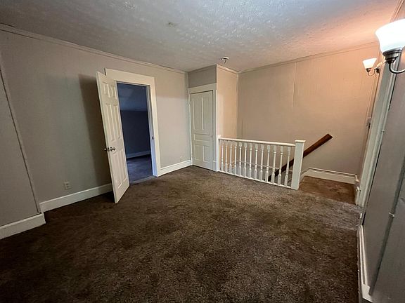 2nd image of 519 E Walnut St #519