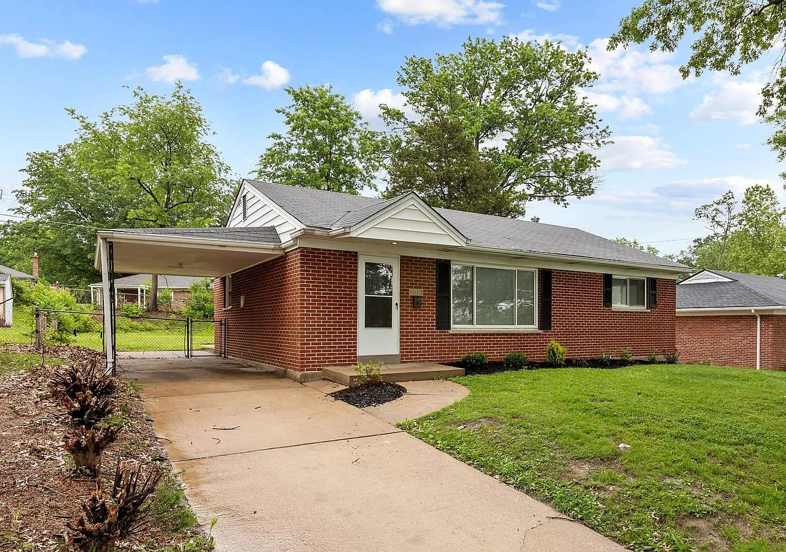 Updated University City Gem 3 Bedrooms, 2 Bathrooms — Photo 2