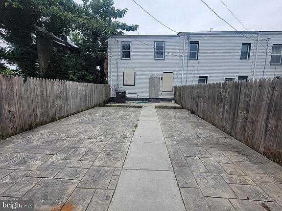 3rd image of 3833 Reisterstown Rd