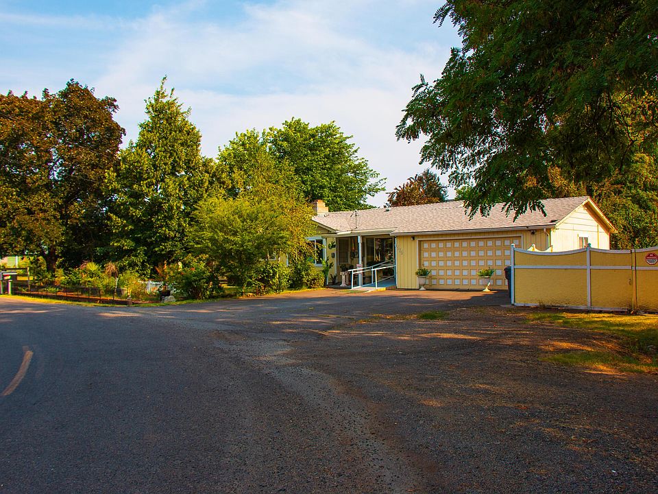 686 Lawnsdale Rd, Medford, OR 97504 Zillow