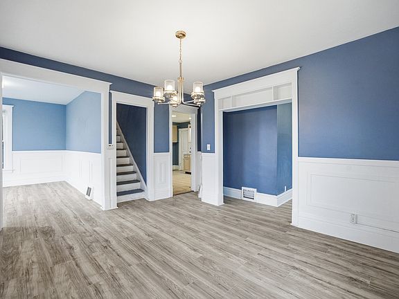 2nd image of 1525 S Main St