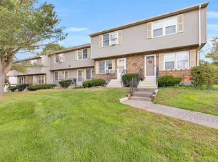 9 Countryside Ln #2, Middletown, CT 06457