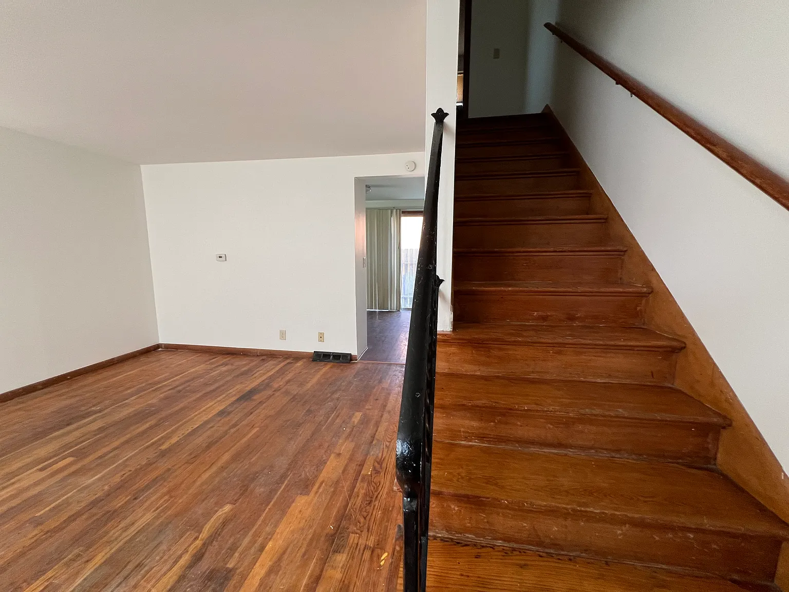 2 bed, 832 sqft, $1,200 — Photo 4