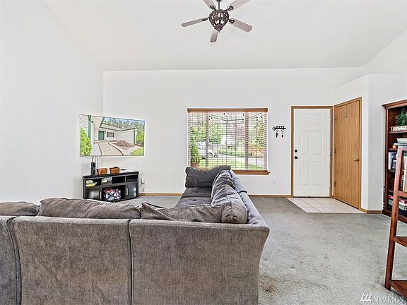 5th image of 24212 70th St Ct E