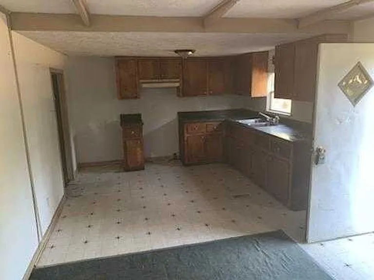 6061 Arianna Ln — Photo 2