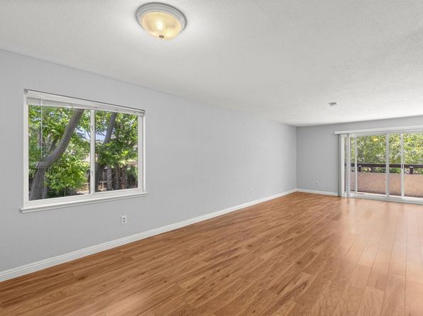 293 Tradewinds Dr APT 8