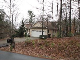 1st image of 33 W Lake Forest Dr