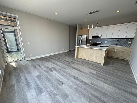 3rd image of 2406 W Armitage Ave #301