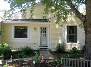 2740 White Barn Rd, Aurora, IL 60502